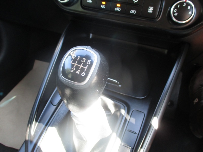 Kia Carens 2 Silver #40