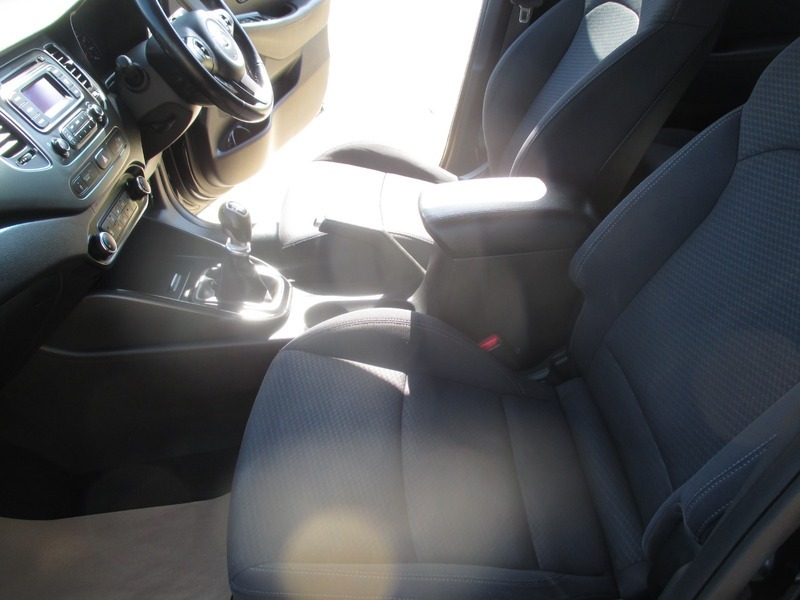 Kia Carens 2 Silver #31