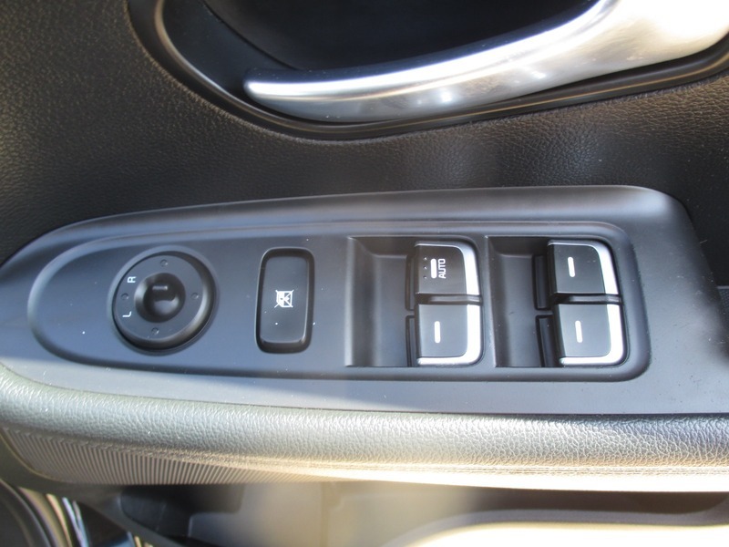 Kia Carens 2 Silver #33