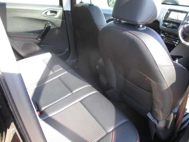 Peugeot 2008 1.2 Active 2017 17 Red #25