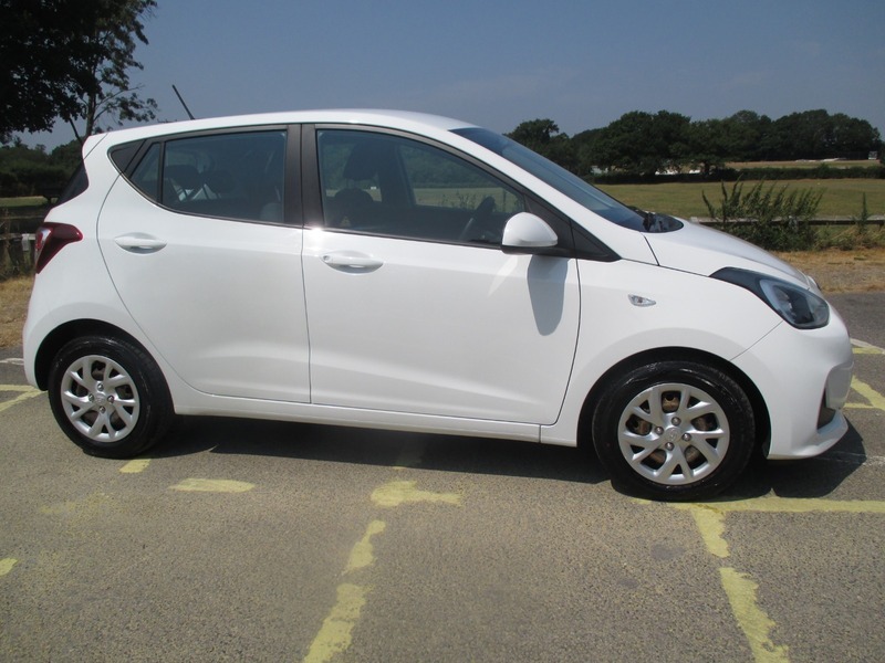 Hyundai I10 Se White #3
