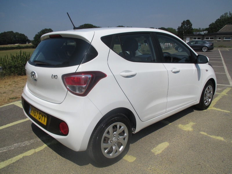 Hyundai I10 Se White #6