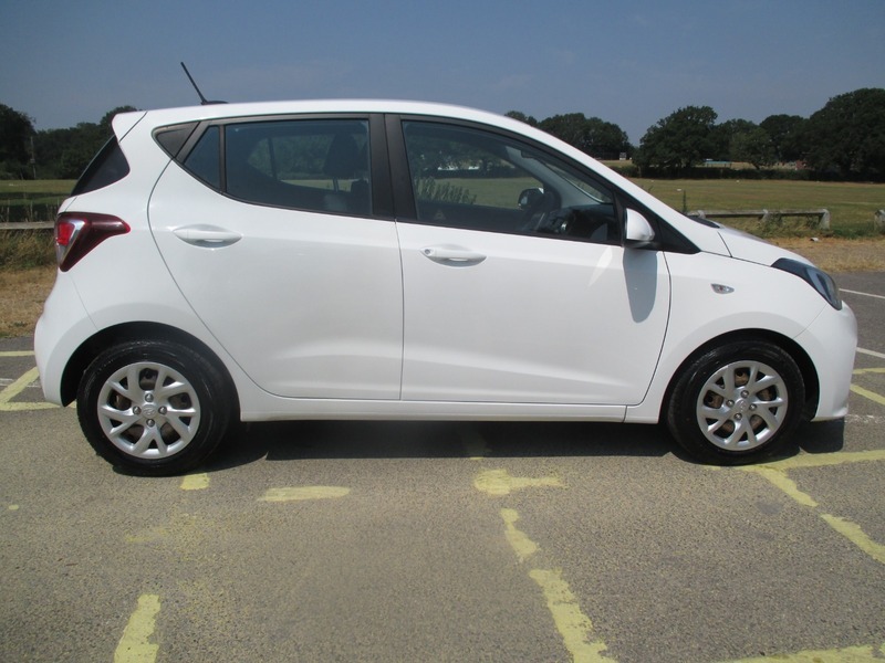 Hyundai I10 Se White #4