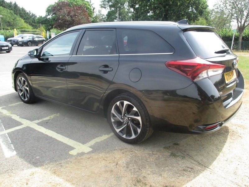 Toyota Auris Auris Excel D-4d Red #11