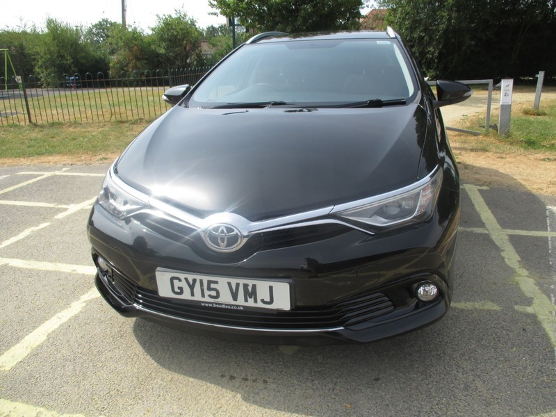 Toyota Auris Auris Excel D-4d Red #17