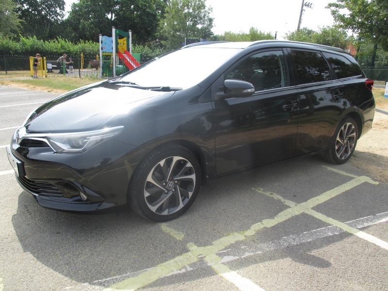 Toyota Auris Auris Excel D-4d Red #15