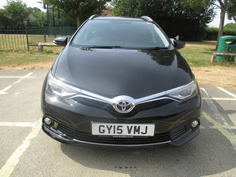 Toyota Auris Auris Excel D-4d Red #18