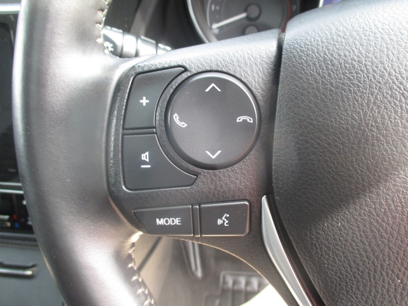Toyota Auris Auris Excel D-4d Red #36