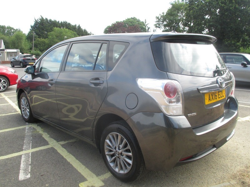 Toyota Verso 1.6 D-4d Icon #11