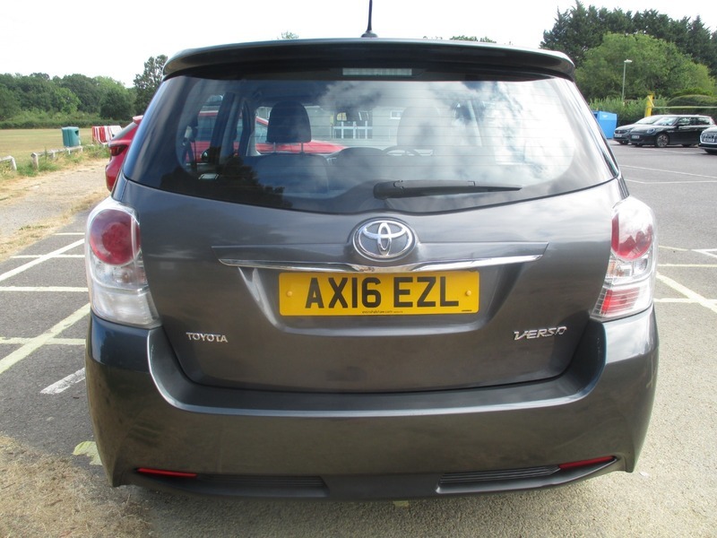 Toyota Verso 1.6 D-4d Icon #9