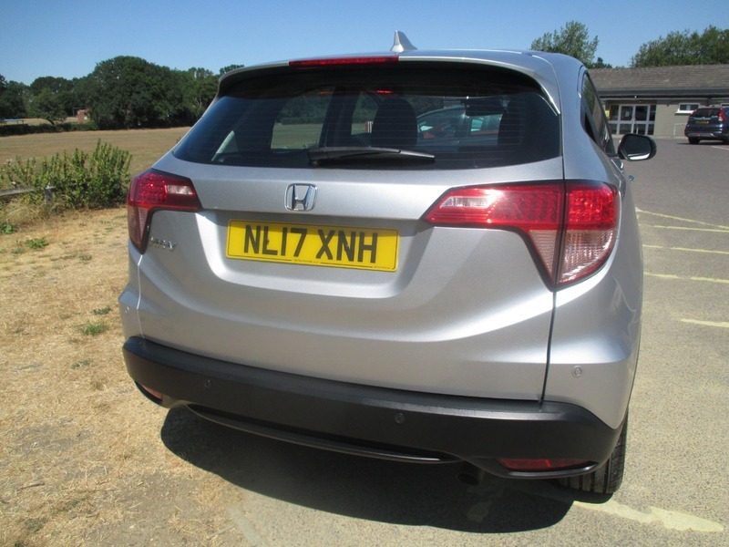 Honda Hr-V 1.5 I-vtec Ex Cvt Black #8