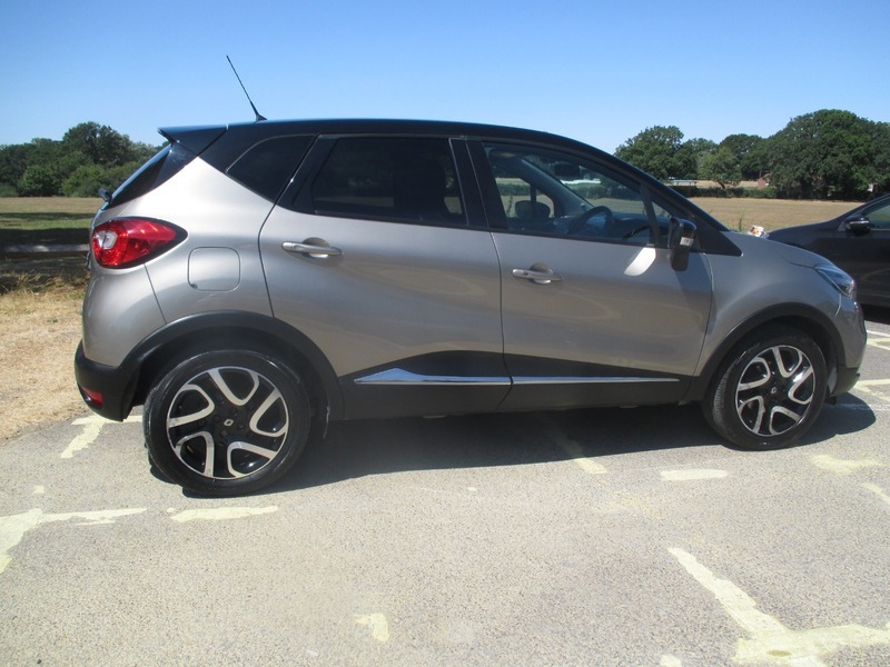 Renault Captur Dynamique S Nav Dci Black #5