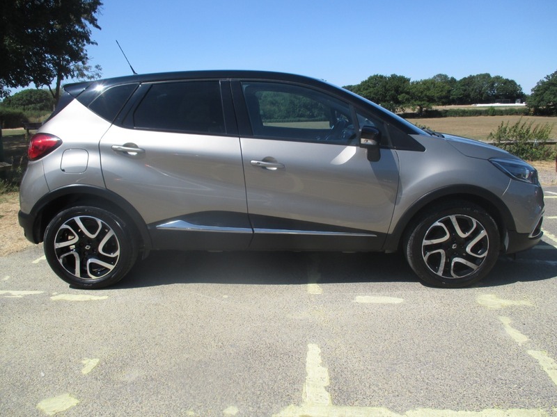 Renault Captur Dynamique S Nav Dci Black #4