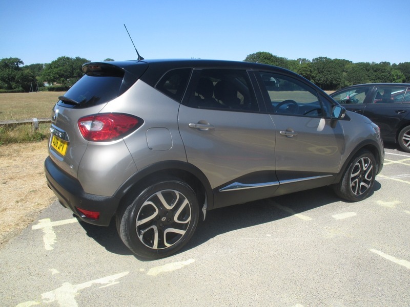 Renault Captur Dynamique S Nav Dci Black #6