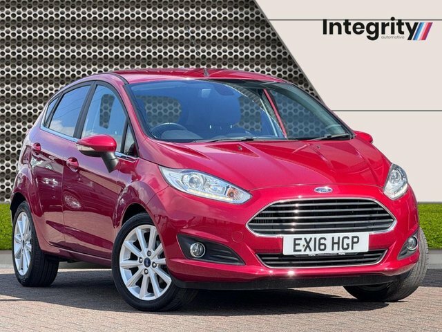 Ford Fiesta 2016 1.0T Ecoboost Titanium Hatchback M Red