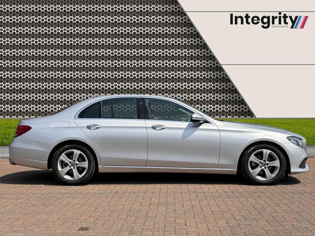Mercedes-Benz E Class 2018 2.0 E220d Se Premium Saloon G-tr Silver #2