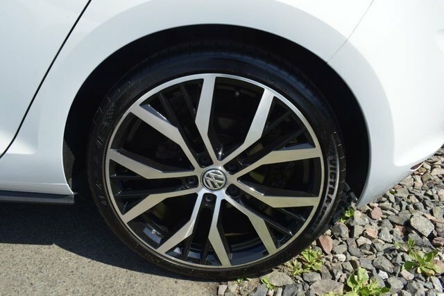 Volkswagen Golf 2.0 Tdi Bluemotion Tech Gtd Hatchback M White #6