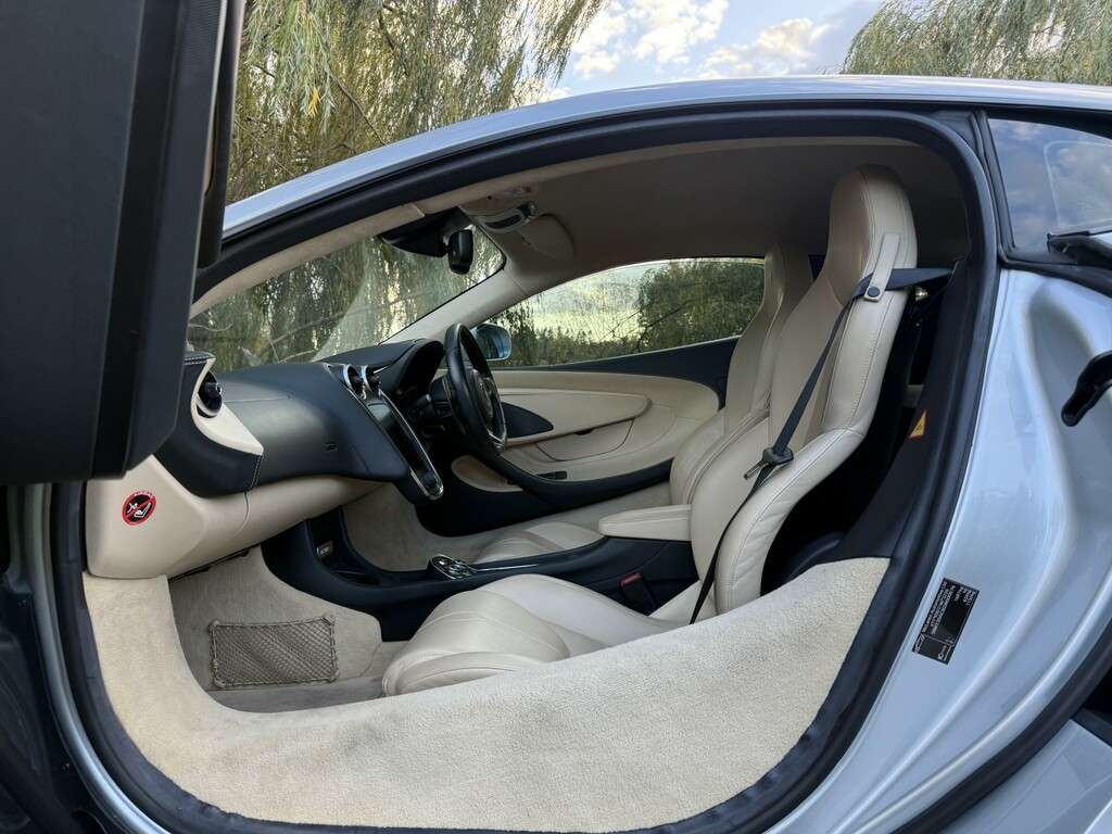 McLaren 570S 3.8 T V8 Silver #5