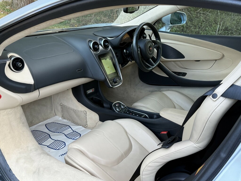 McLaren 570S 3.8 T V8 Silver #4