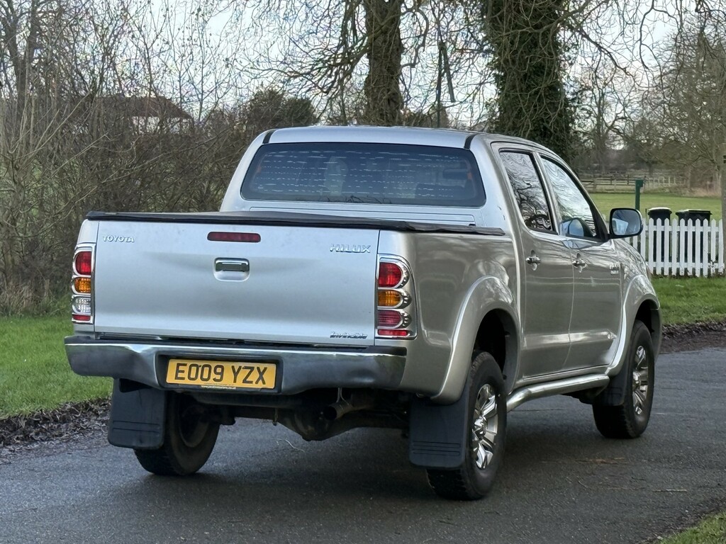 Toyota HILUX 3.0 D-4d Invincible EO09YZX Silver #2