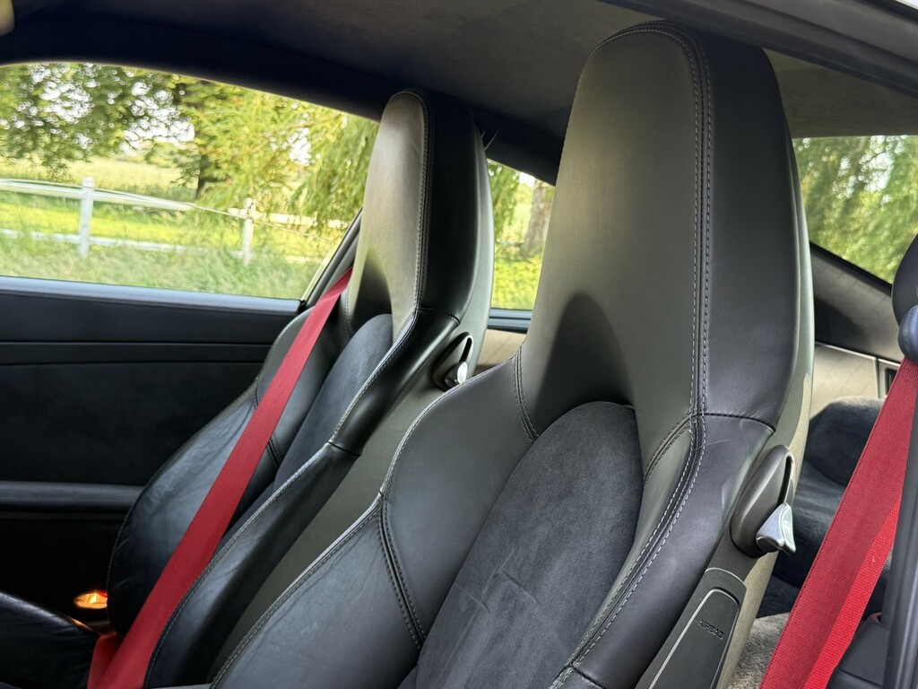 Porsche 911 Carrera 2 S #7