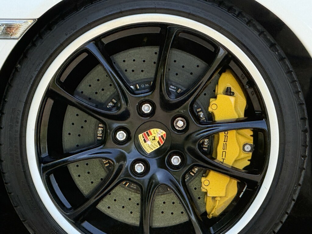 Porsche 911 Carrera 2 S #28