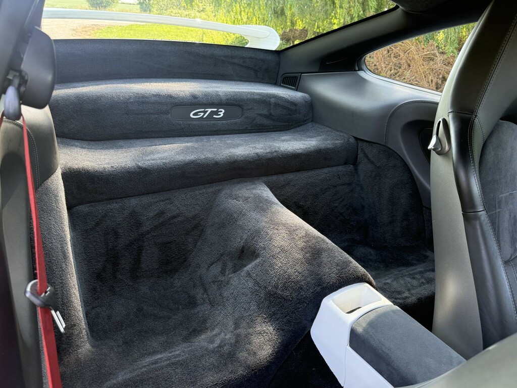 Porsche 911 Carrera 2 S #37