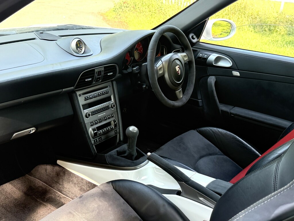 Porsche 911 Carrera 2 S #4