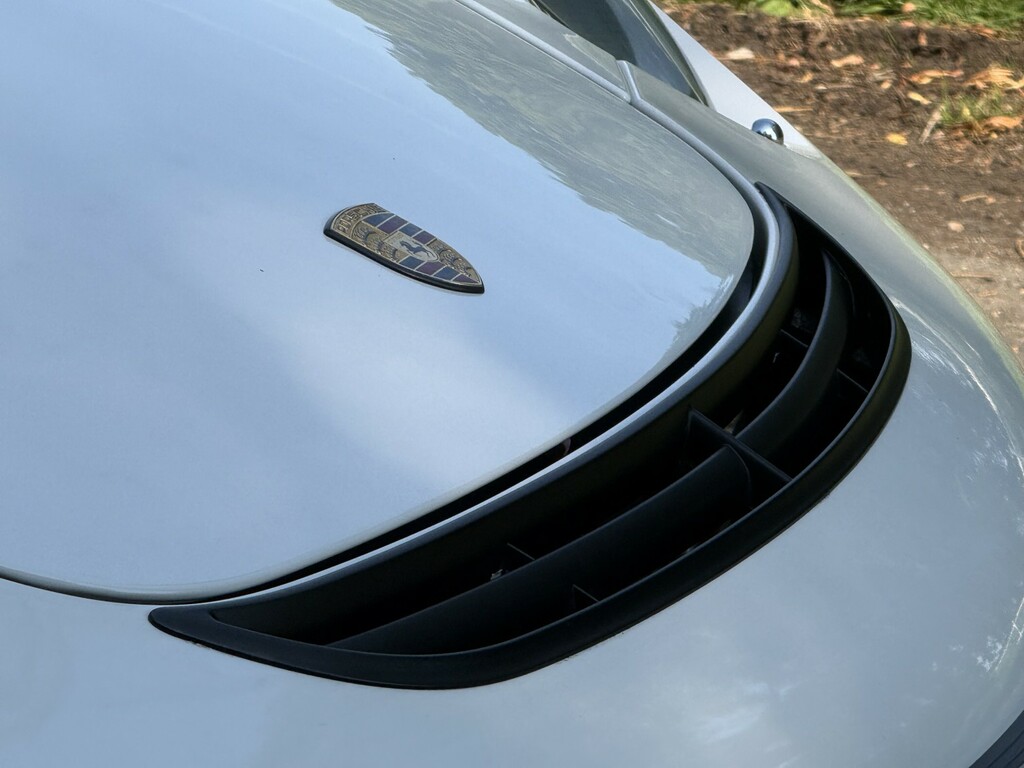 Porsche 911 Carrera 2 S #24