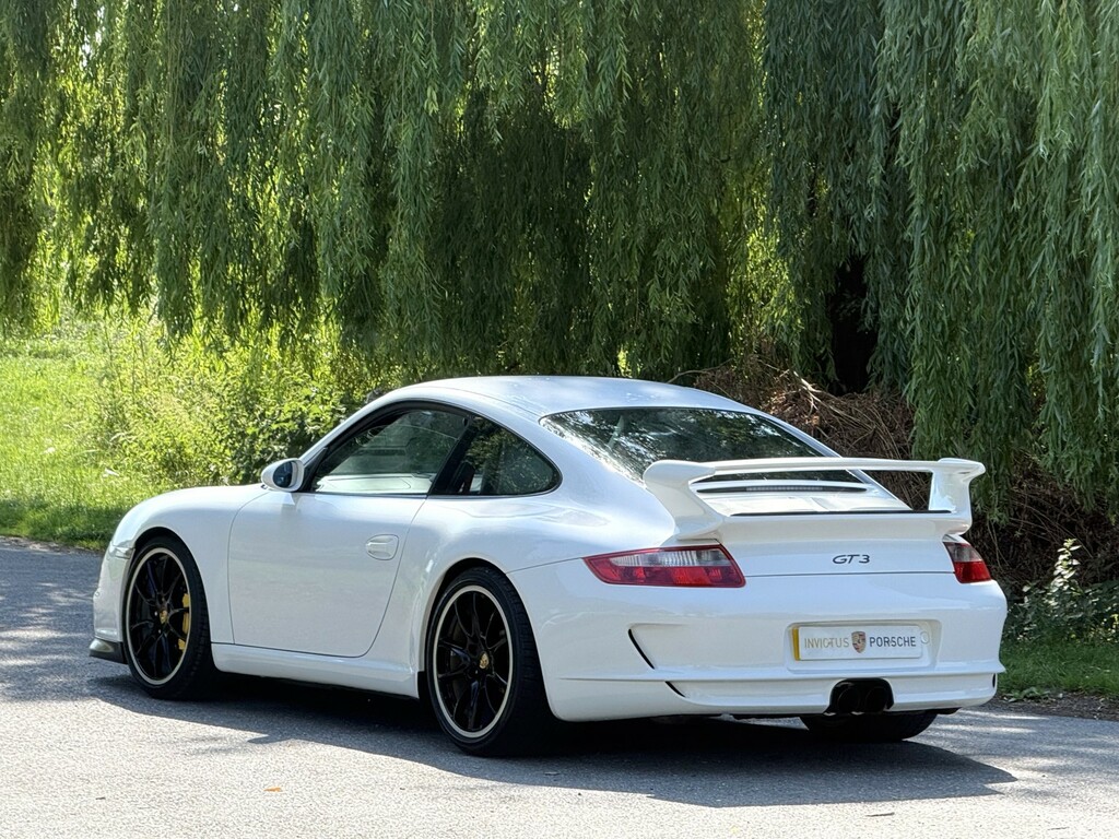 Porsche 911 Carrera 2 S #18