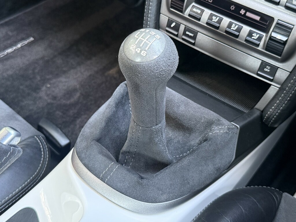 Porsche 911 Carrera 2 S #9