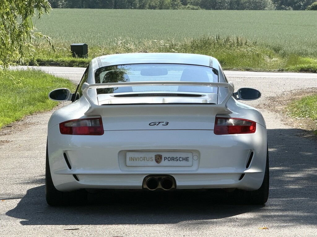 Porsche 911 Carrera 2 S #20