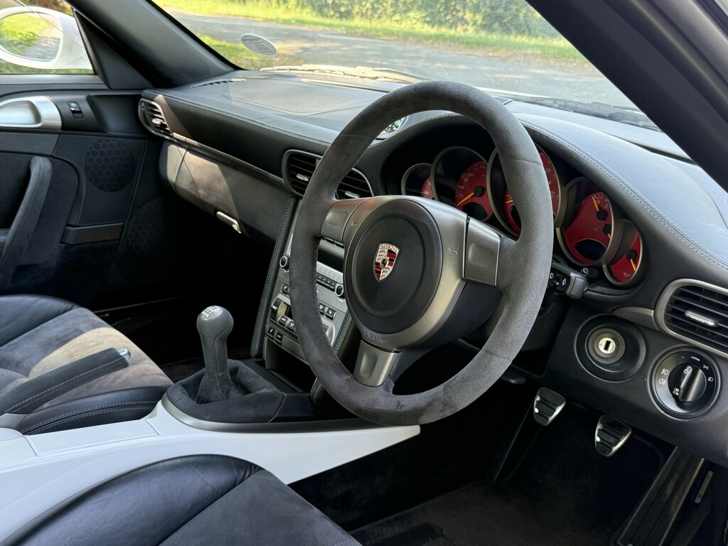 Porsche 911 Carrera 2 S #31
