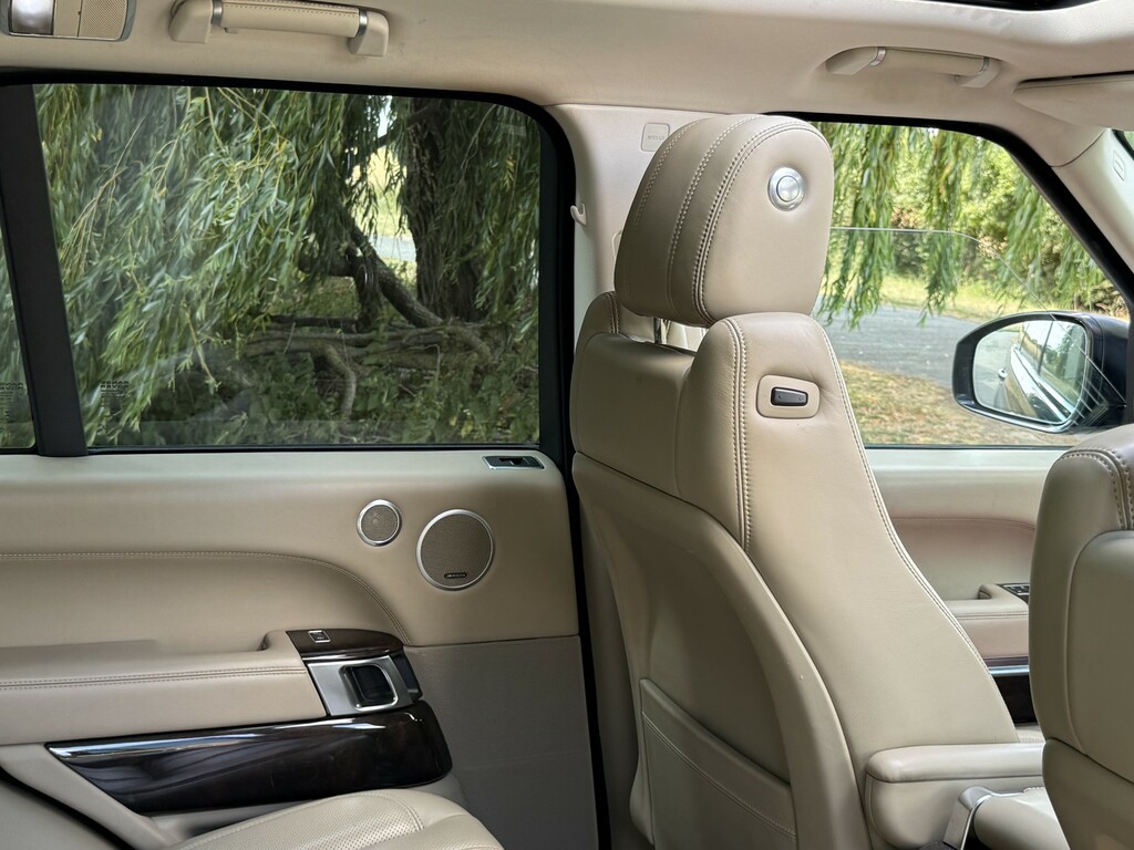 Land Rover Range Rover Autobiography Black #40