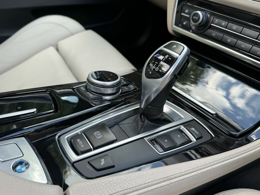 BMW 5 Series 520D Se Silver #55