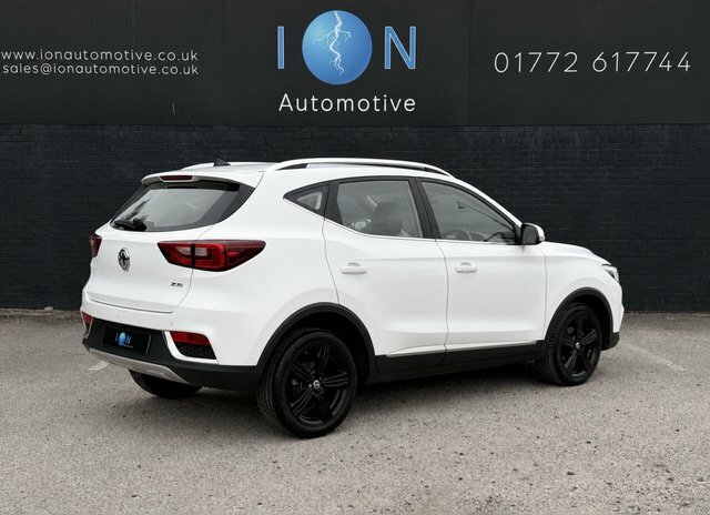 MG ZS 1.5 Vti-tech Exclusive Apple Caplay Nav Cameras S White