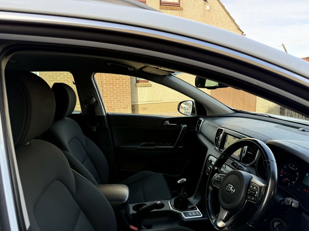 Kia Sportage 1.6 Gdi 2 White #6
