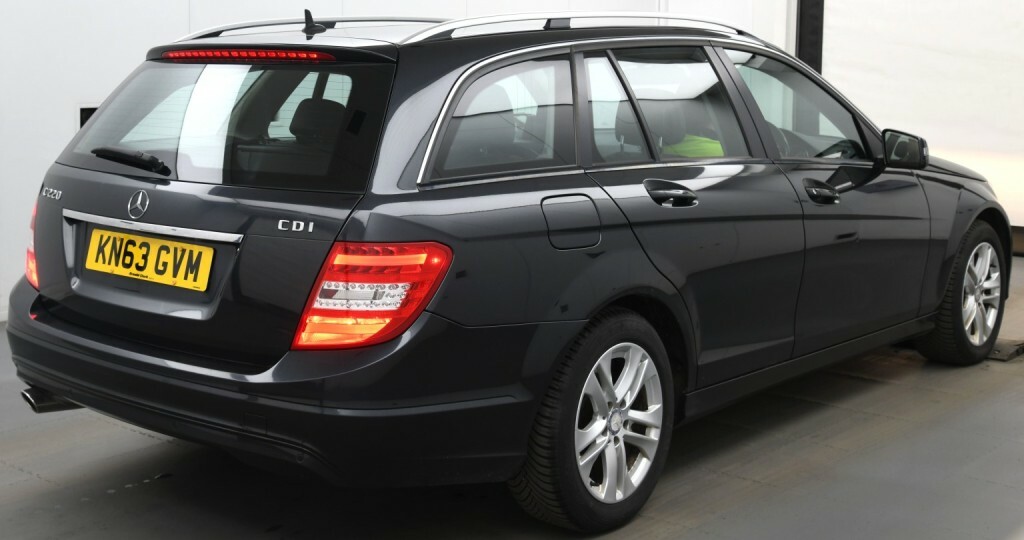 Mercedes-Benz C Class C180 Blueefficiency Executive Se 4-Door Black #10