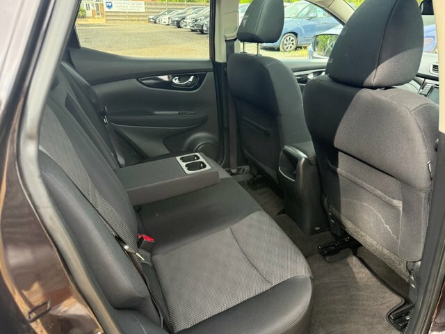 Nissan Qashqai Hatchback Black #37