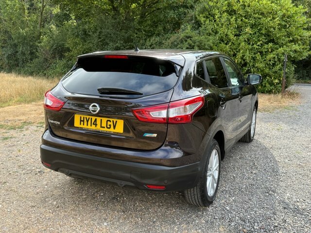 Nissan Qashqai Hatchback Black #8
