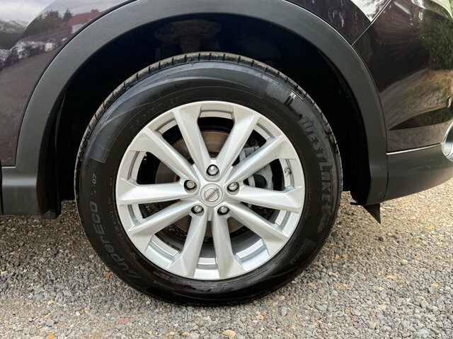 Nissan Qashqai Hatchback Black #16