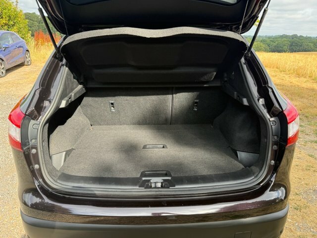 Nissan Qashqai Hatchback Black #39