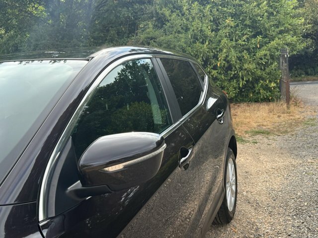 Nissan Qashqai Hatchback Black #30