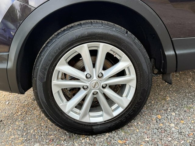 Nissan Qashqai Hatchback Black #17