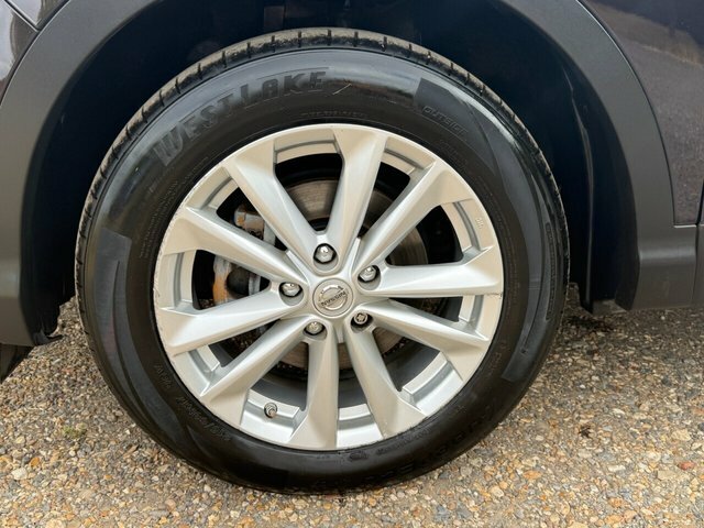 Nissan Qashqai Hatchback Black #31