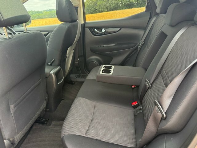 Nissan Qashqai Hatchback Black #40