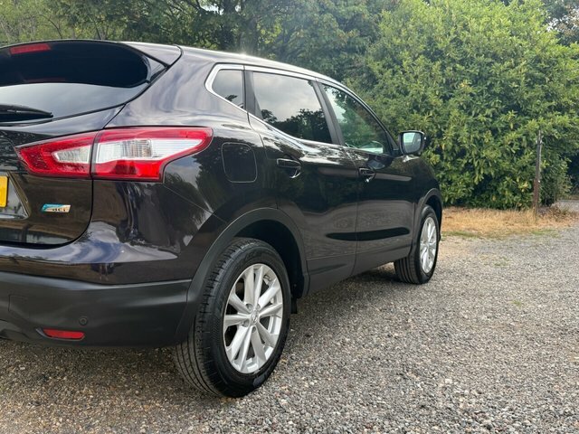 Nissan Qashqai Hatchback Black #11