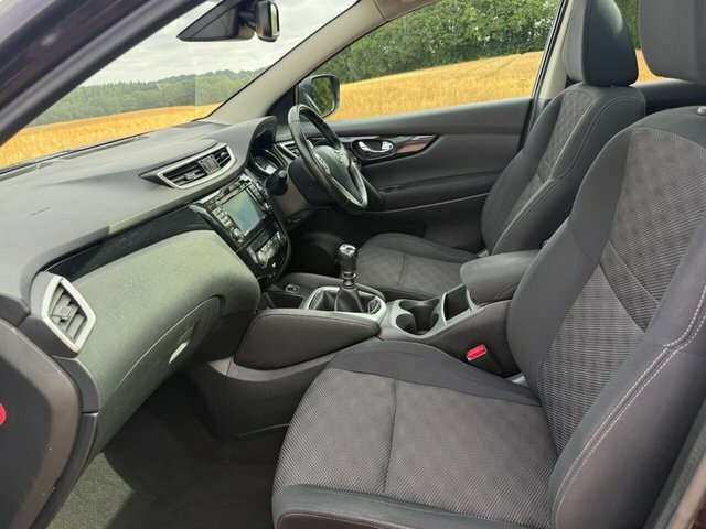 Nissan Qashqai Hatchback Black #41