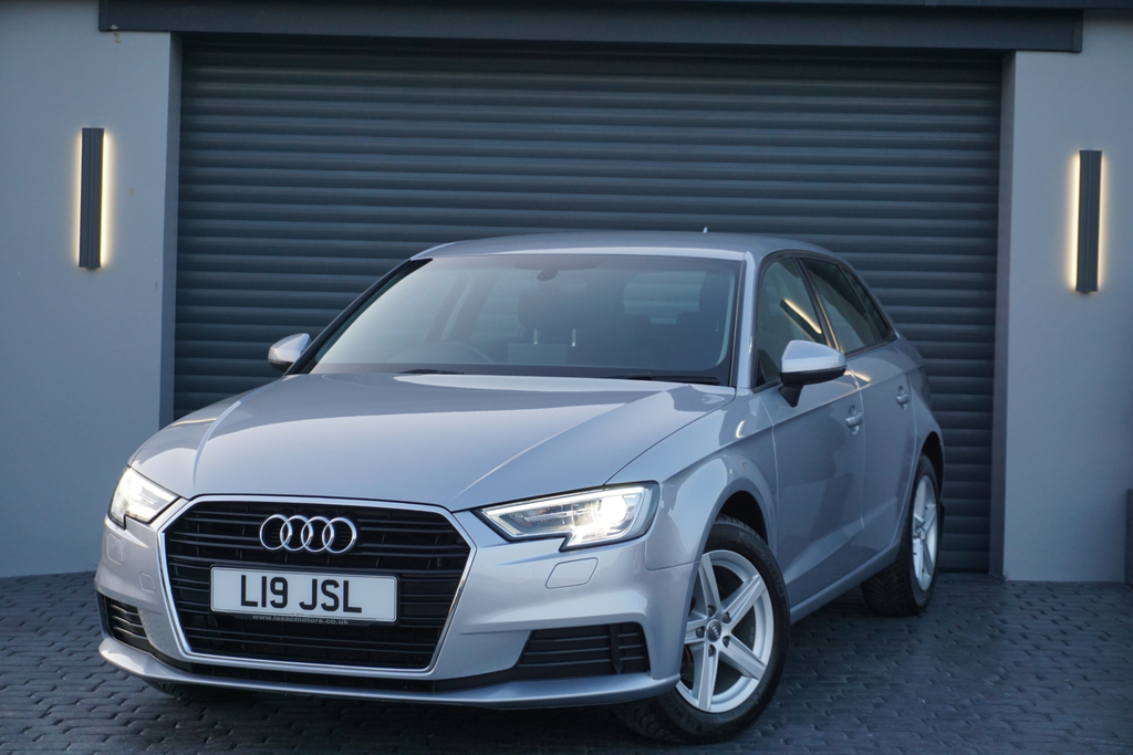 Audi A3 Sportback Tfsi Se #4