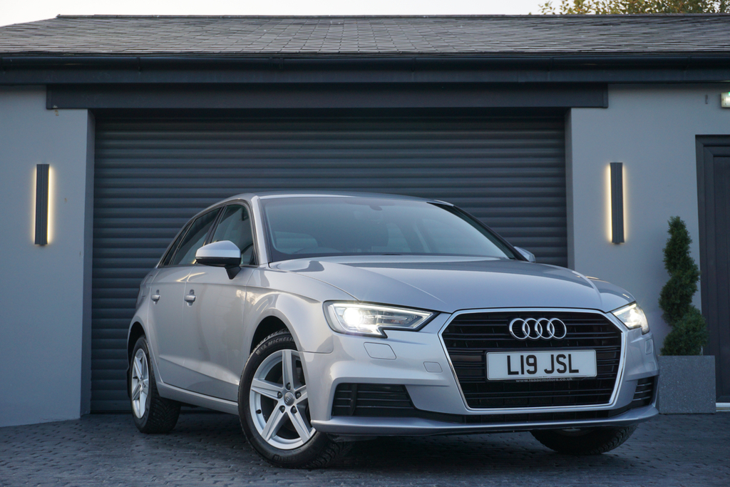 Audi A3 Sportback Tfsi Se #2